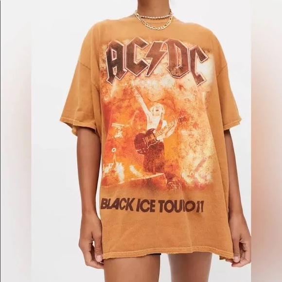 Urban Outfitters Oversized AC/DC Tshirt - Picture 1 of 5